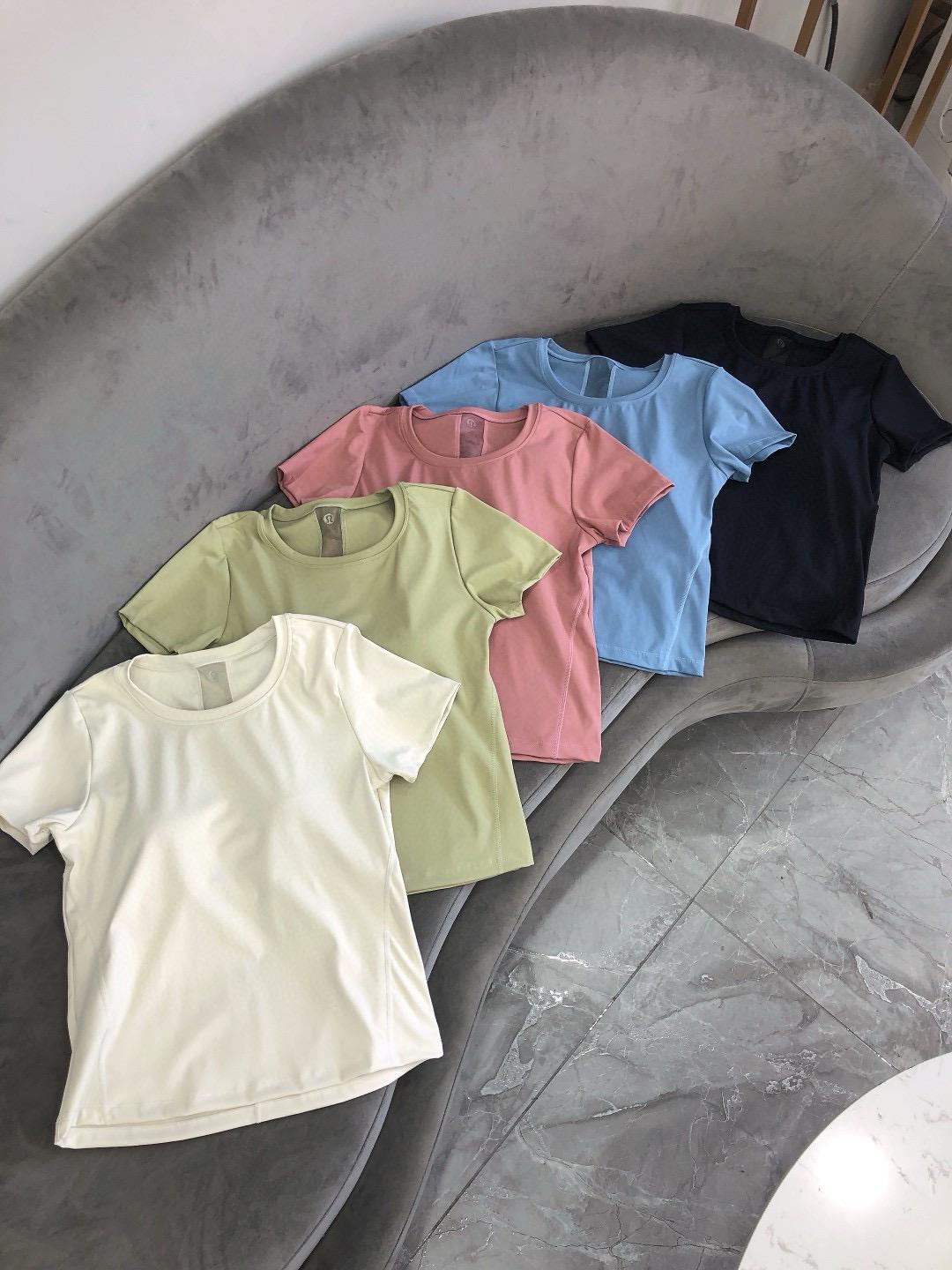 $155件。2件起$145件。lululemon丨All It Takes 收腰拼網短袖