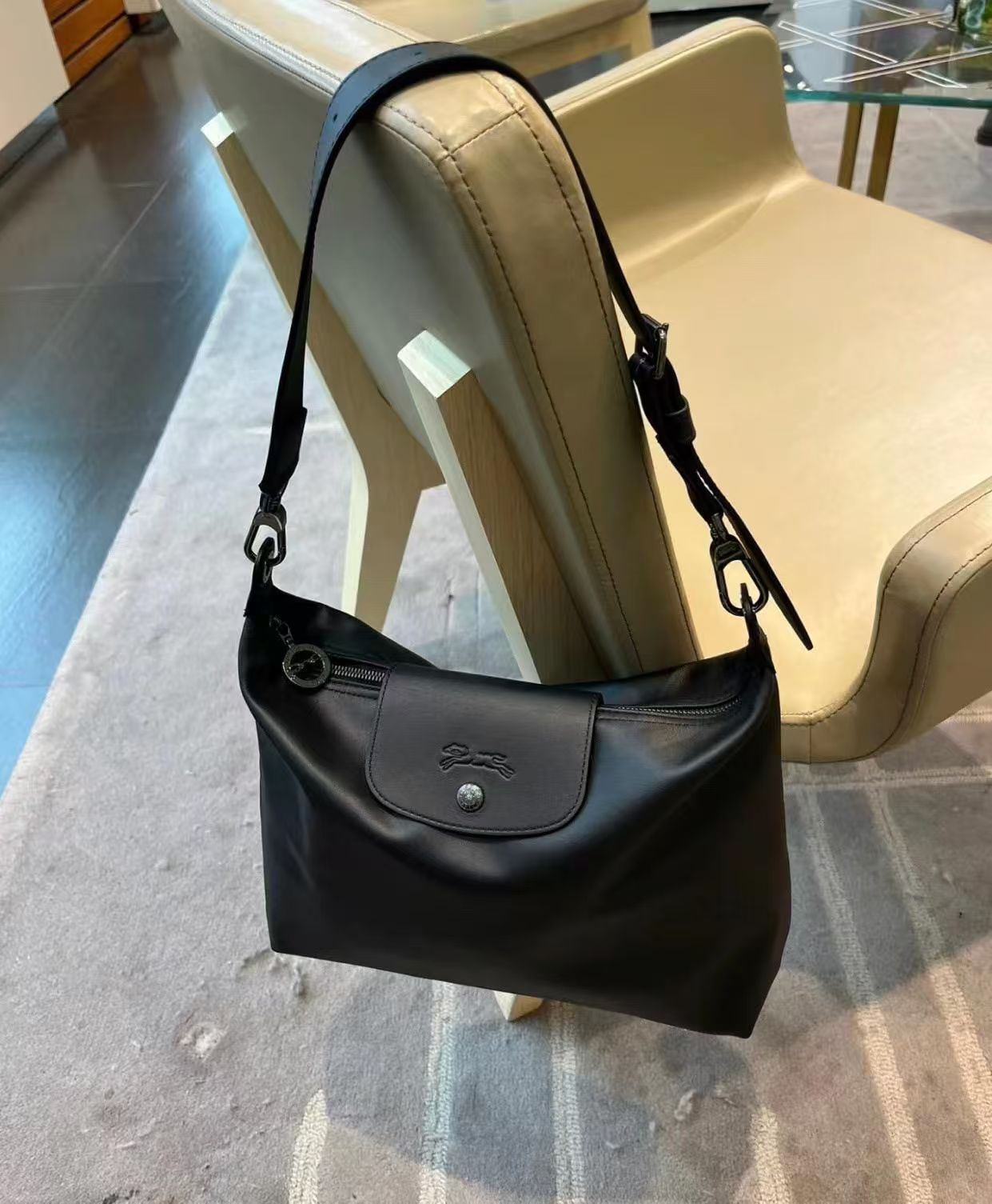 9色可選/$140隻。Le Pliage Xtra Hobo