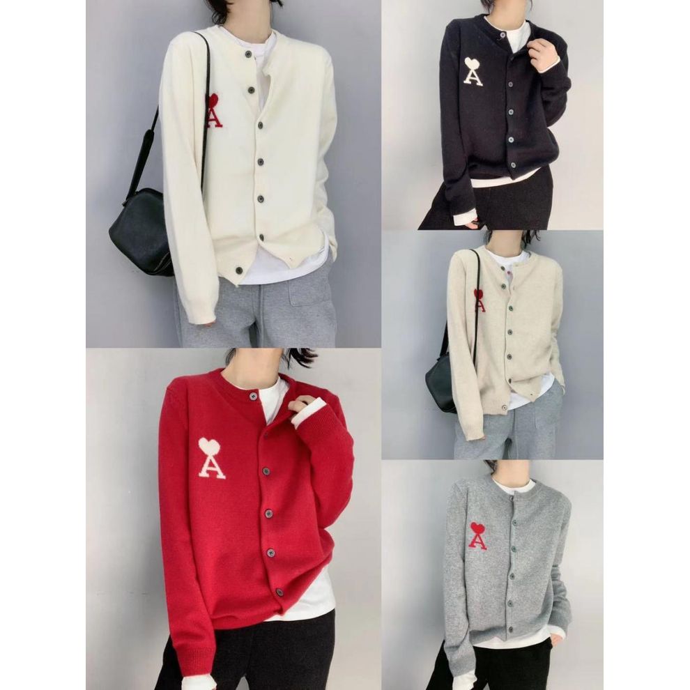 $130件。2件起$120件。Ami 純色外套