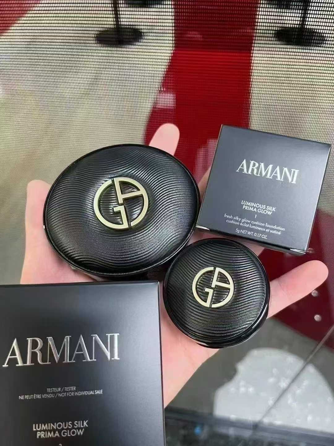 【香港專櫃】$360盒。2盒起$350盒。新品Armani阿瑪尼黑奢氣墊14g #1 / #2