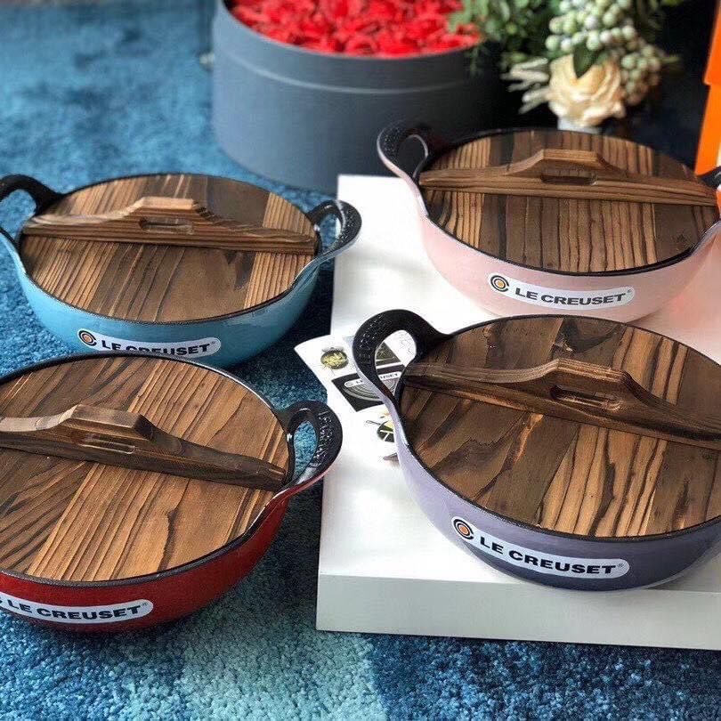 $428法國🔥LE CREUSET 琺瑯鑄鐵小炒鍋🔥木蓋24cm