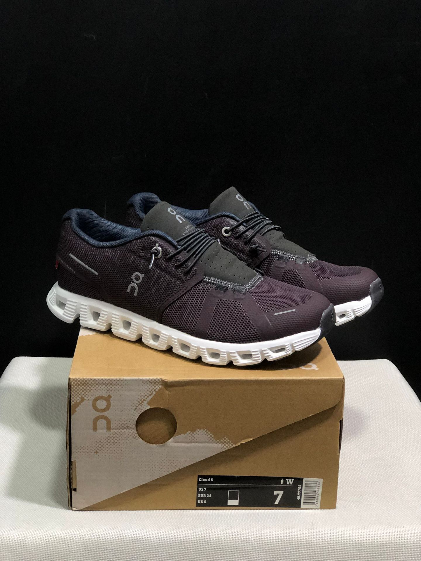多色選擇/$450對。On cloud 5 push運動