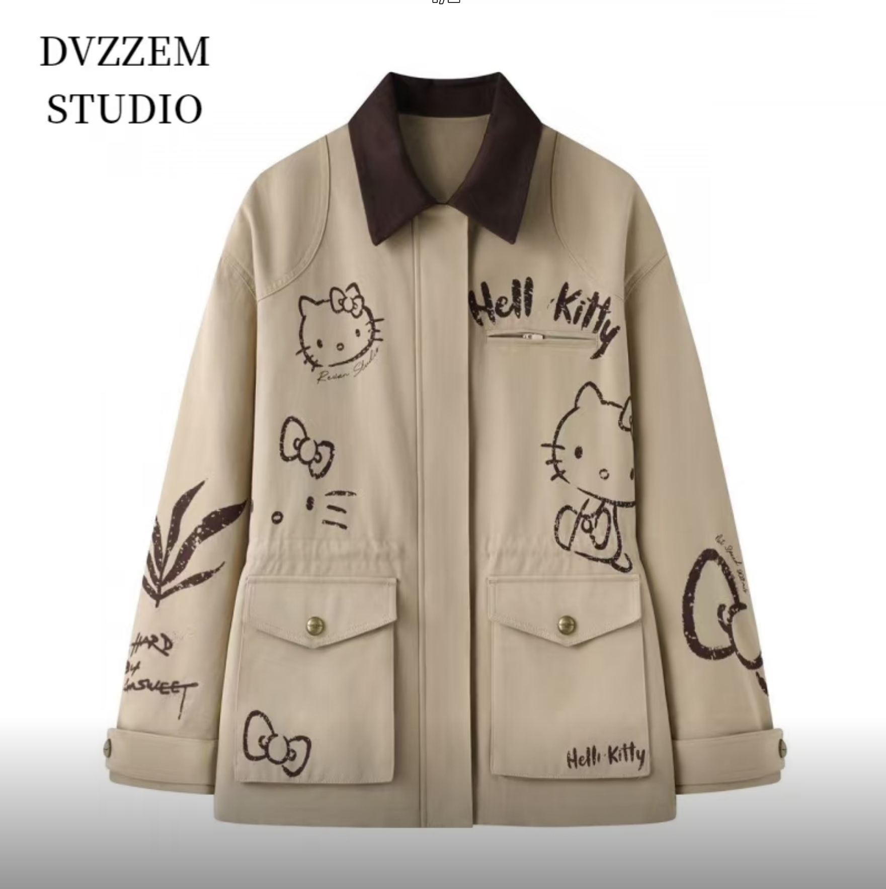 $258件。DVZZEM STUDIO × Hello Kitty 塗鸦外套 🧥✨卡其色＋深啡领，型格又百搭～