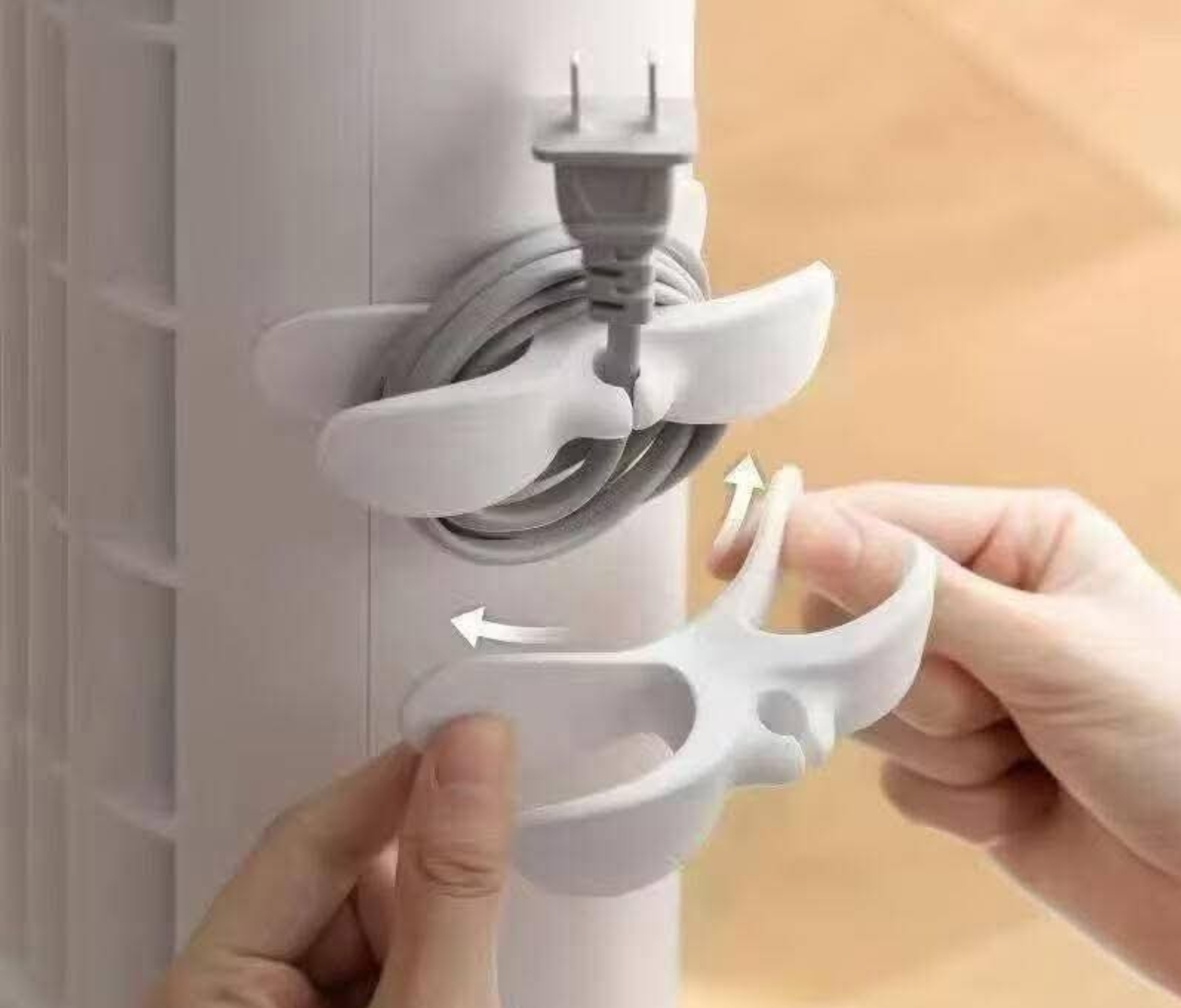 小家電設計的電源線收納器$48組（共 4 個）。