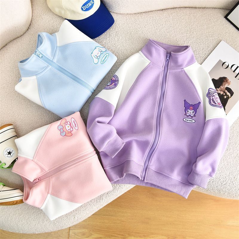 親子裝都可以襯到呀媽咪同女女一齊Cute爆 👩👧💕$80件。2件起$ 70件。🎀✨ Sanrio 拼色拉鏈外套 🧥💖可愛到犯規呀呀呀 🥹💓