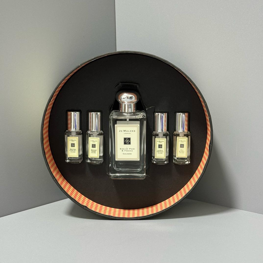 $430盒。Jo Malone 帕丁顿熊香水圆形礼盒套装