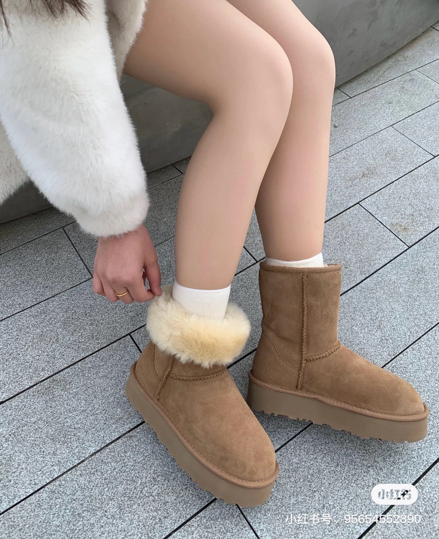 ❄️ UGG 厚底中筒皮毛一體雪地靴【Dx0249027205】$358對。2對起$348對。