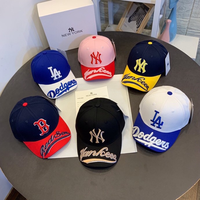 $88/1。2件起$8O/1。MLB純棉拼色刺繡童裝棒球帽